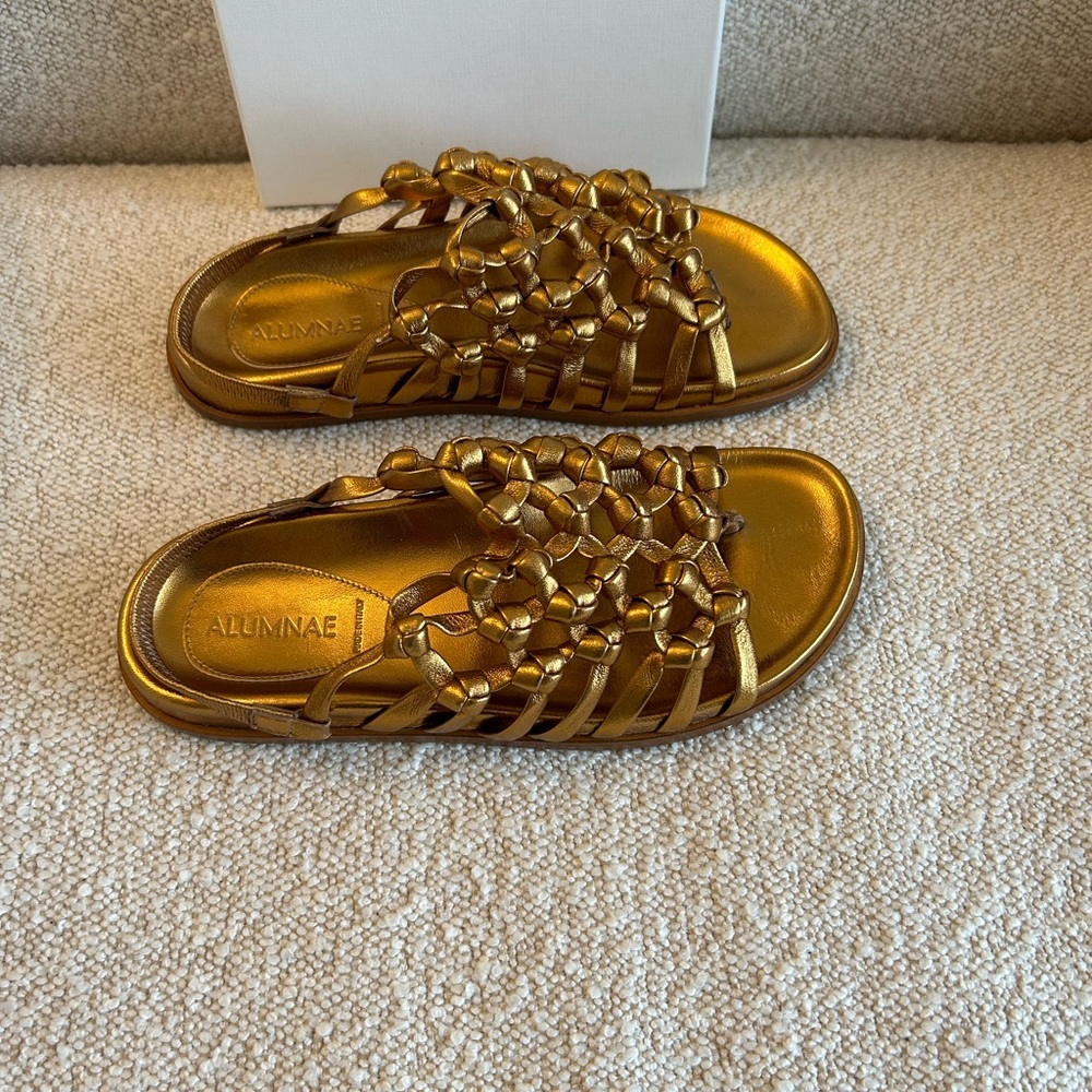 Alumnae Gold Sandals-size 36
